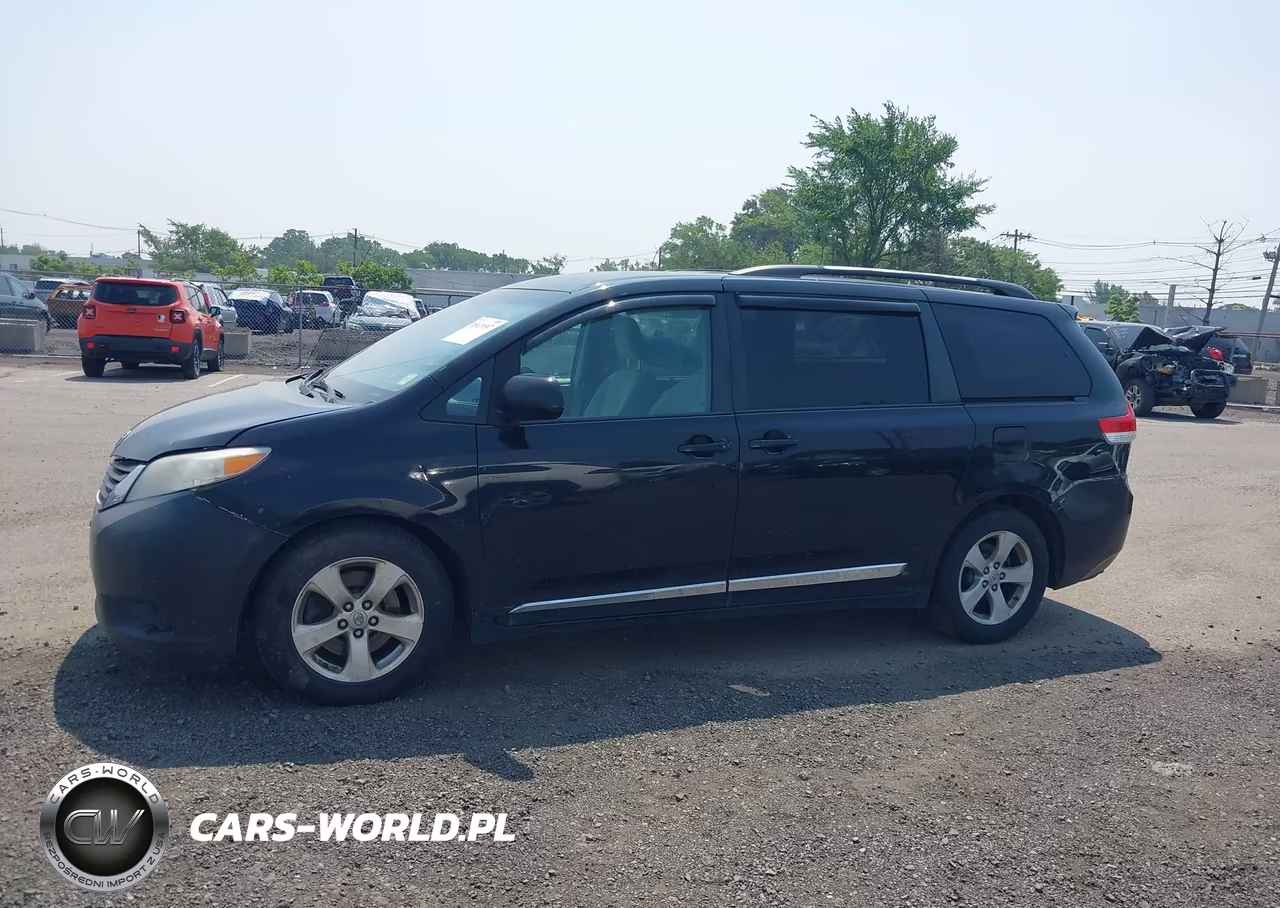 2011 Toyota Sienna Le V6 VIN:5TDKK3DC9BS161858 - 14