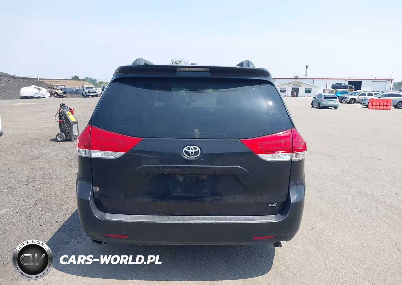 2011 Toyota Sienna Le V6 VIN:5TDKK3DC9BS161858 - 16