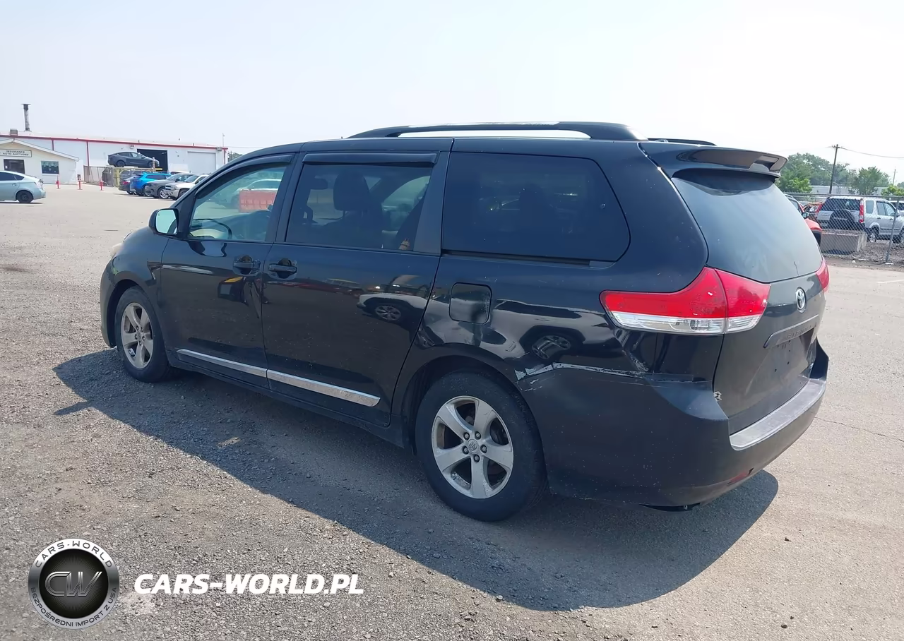 2011 Toyota Sienna Le V6 VIN:5TDKK3DC9BS161858 - 3