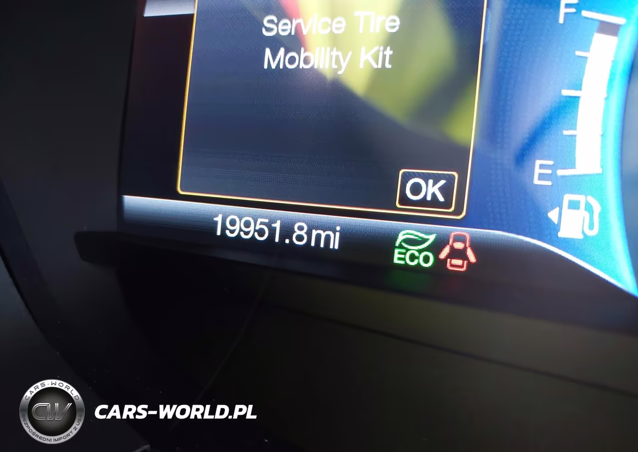 2018 Ford Fusion Hybrid S VIN:3FA6P0UUXJR278950 - 15