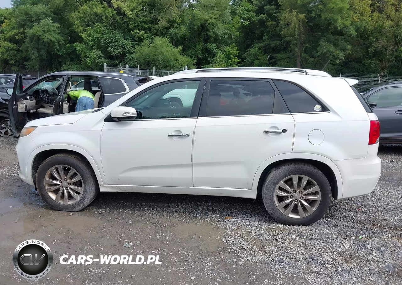 2011 Kia Sorento Sx V6 VIN:5XYKW4A25BG107301 - 13