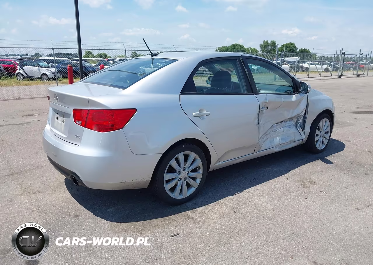 2010 Kia Forte Sx VIN:KNAFW4A31A5067572 - 4