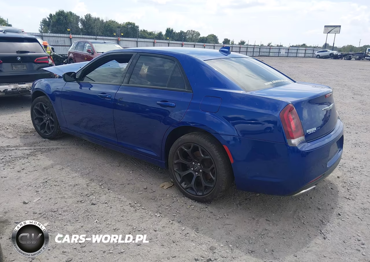 2019 Chrysler 300 300S VIN:2C3CCABG3KH559758 - 3