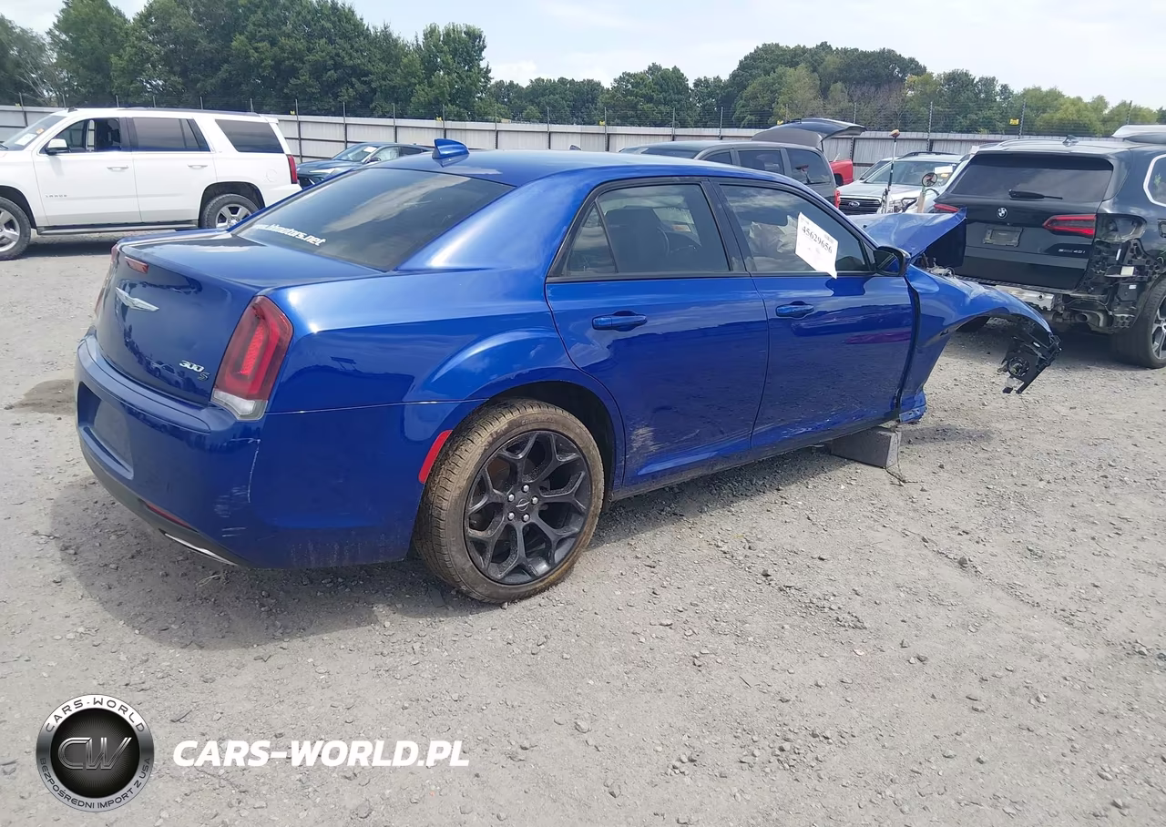 2019 Chrysler 300 300S VIN:2C3CCABG3KH559758 - 4