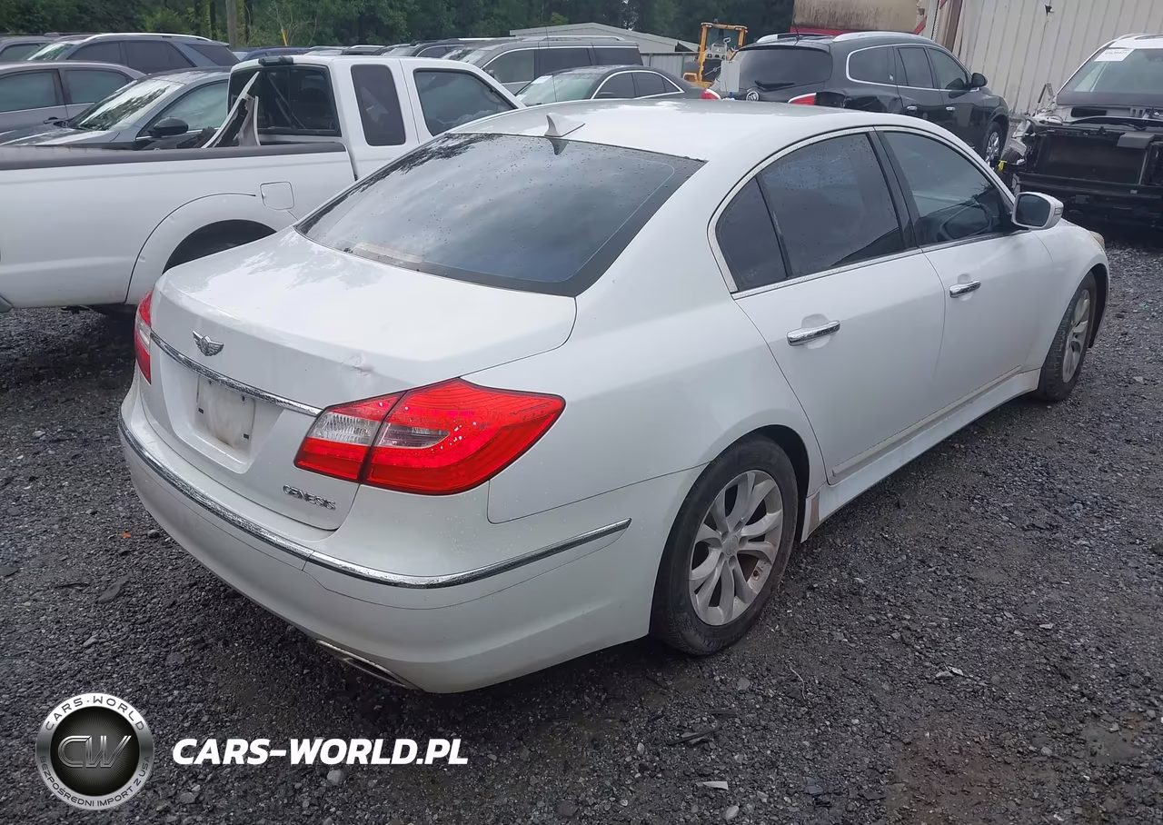 2013 Hyundai Genesis 3.8 VIN:KMHGC4DD2DU226836 - 4