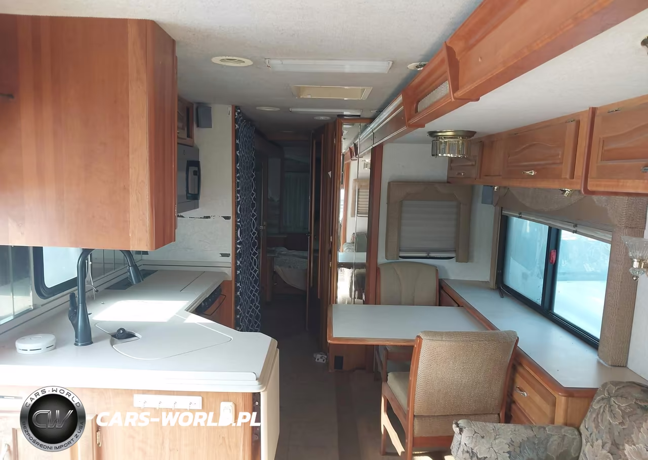 2003 Workhorse Custom Chassis Motorhome Chassis W22 VIN:5B4MP67G233376372 - 8