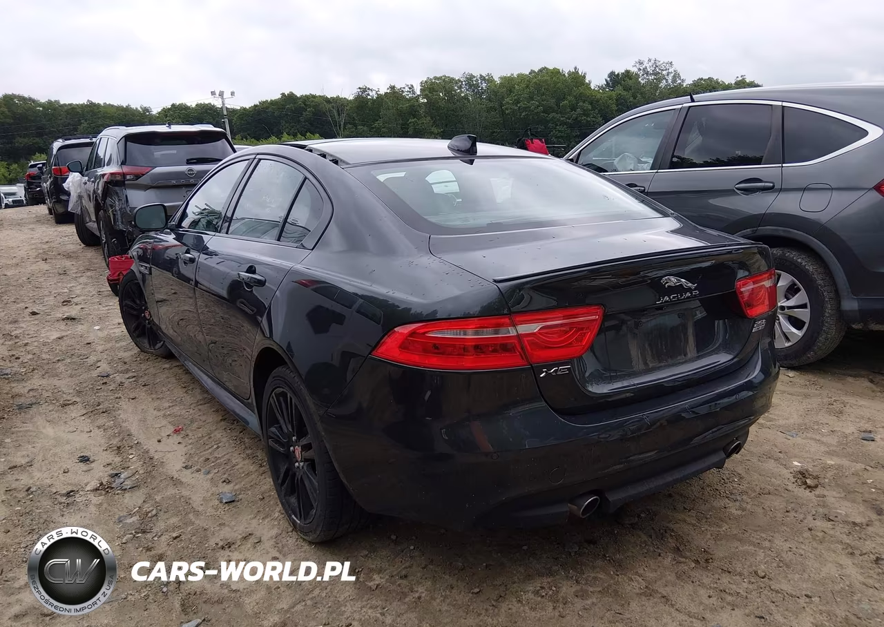 2018 Jaguar Xe 25T R-Sport VIN:SAJAL4FX4JCP19664 - 3