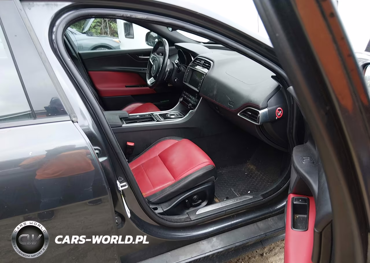 2018 Jaguar Xe 25T R-Sport VIN:SAJAL4FX4JCP19664 - 5