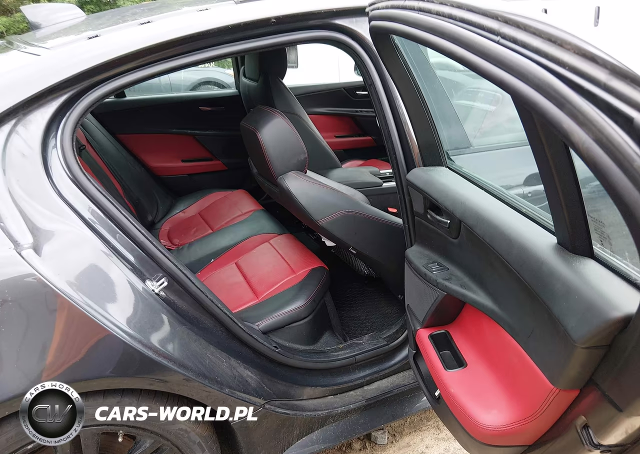 2018 Jaguar Xe 25T R-Sport VIN:SAJAL4FX4JCP19664 - 8