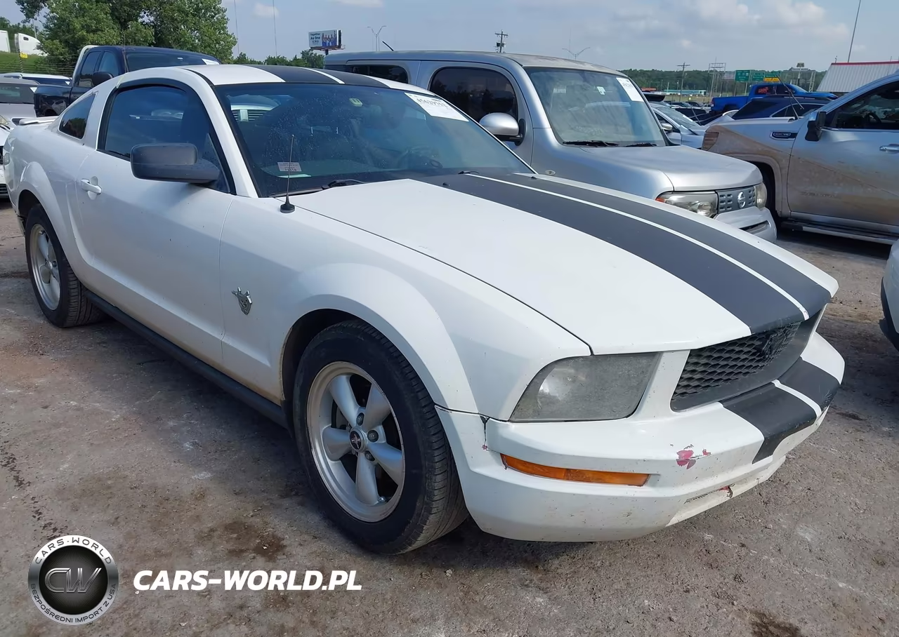 2009 Ford Mustang V6-V6 Premium