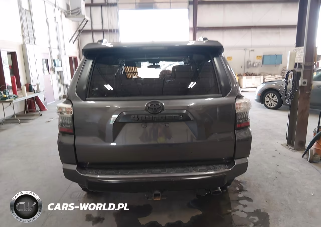 2018 Toyota 4Runner Trd Off Road Premium VIN:JTEBU5JR9J5536341 - 17