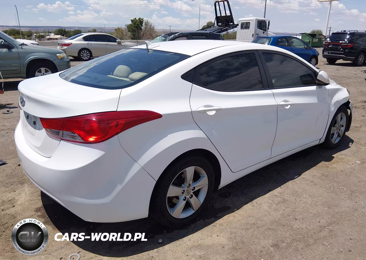 2013 Hyundai Elantra Gls VIN:5NPDH4AE4DH440808 - 4