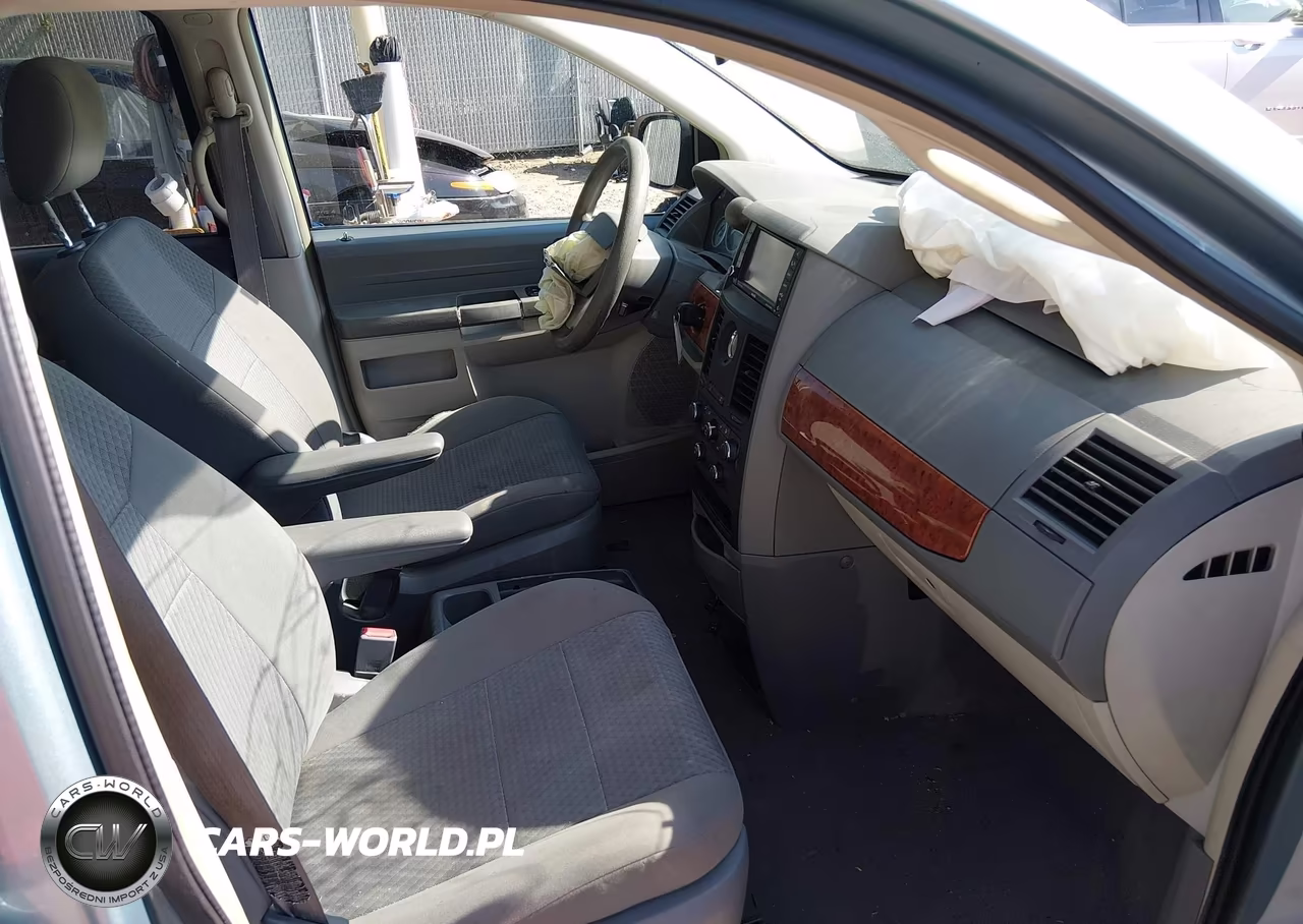2008 Chrysler Town & Country Lx VIN:2A8HR44HX8R773049 - 5