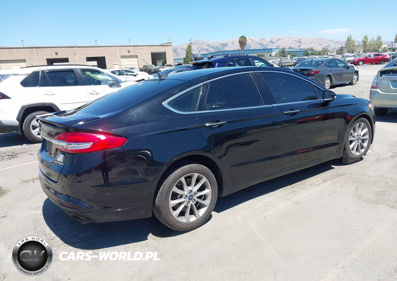 2017 Ford Fusion Energi Platinum VIN:3FA6P0SU5HR343698 - 4
