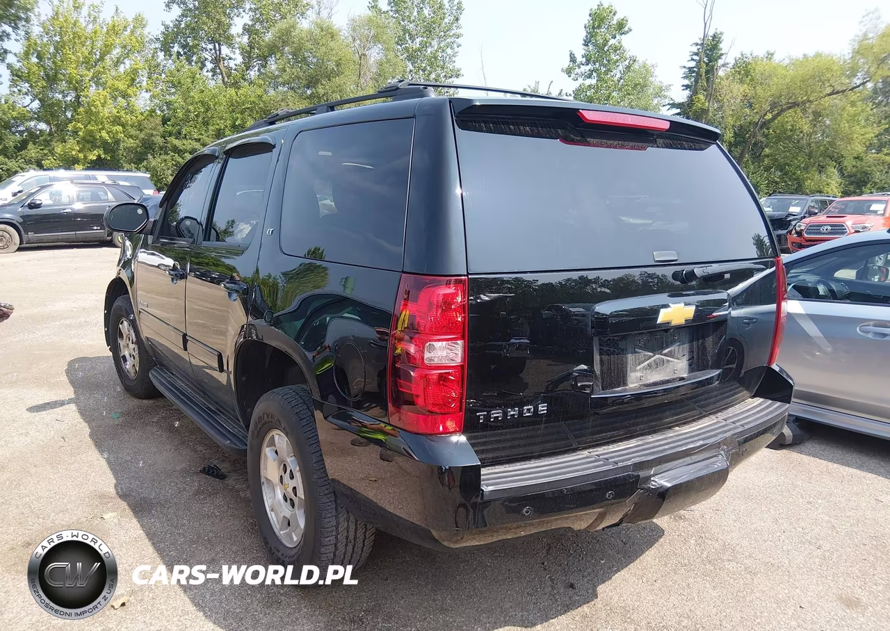 2013 Chevrolet Tahoe Lt VIN:1GNSKBE02DR361066 - 3