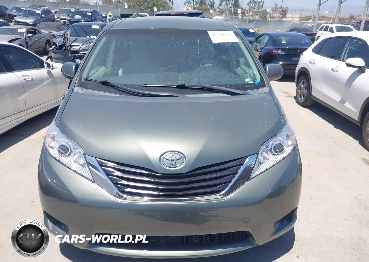2011 Toyota Sienna Le V6 VIN:5TDKK3DC8BS043252 - 12