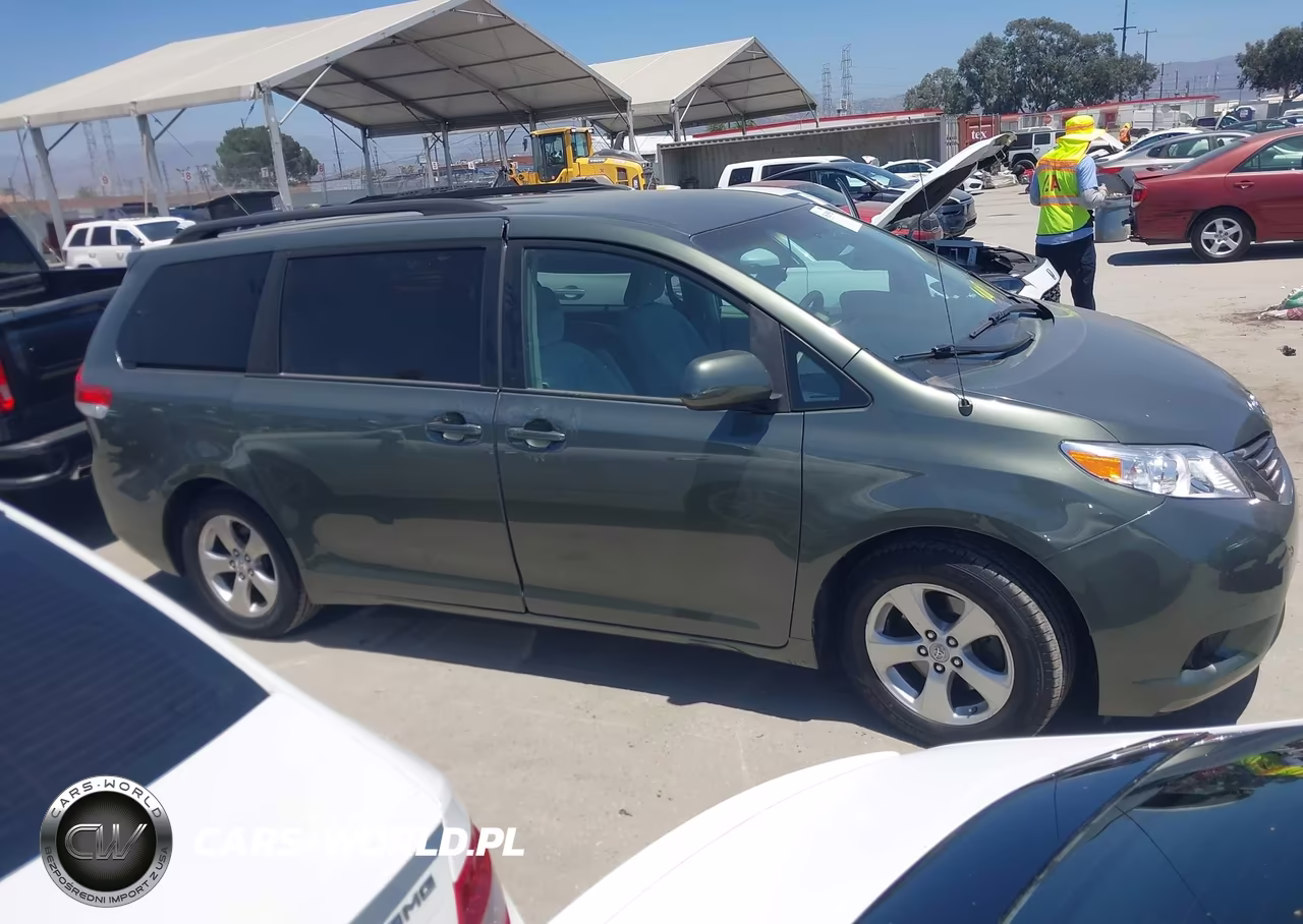 2011 Toyota Sienna Le V6 VIN:5TDKK3DC8BS043252 - 13