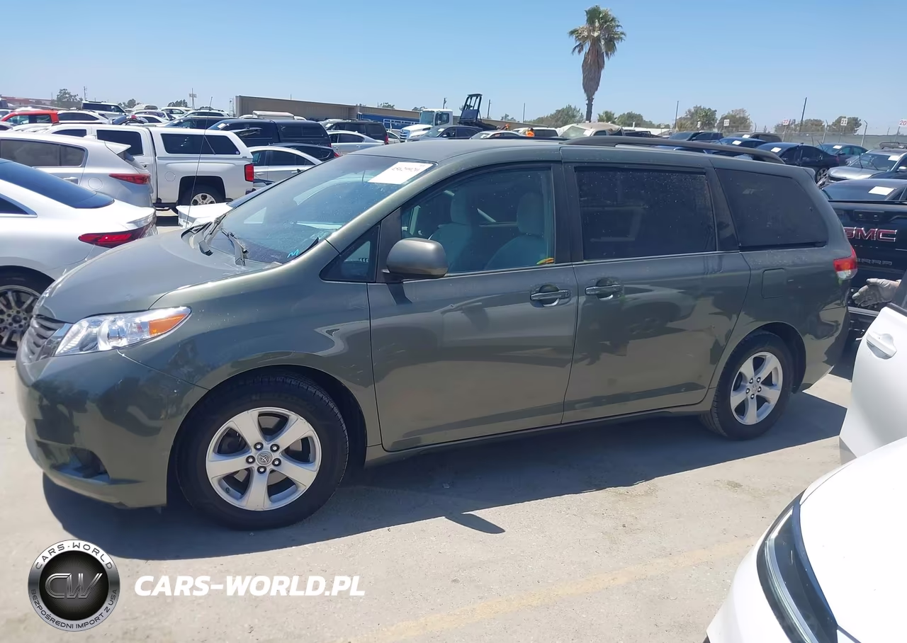 2011 Toyota Sienna Le V6 VIN:5TDKK3DC8BS043252 - 14