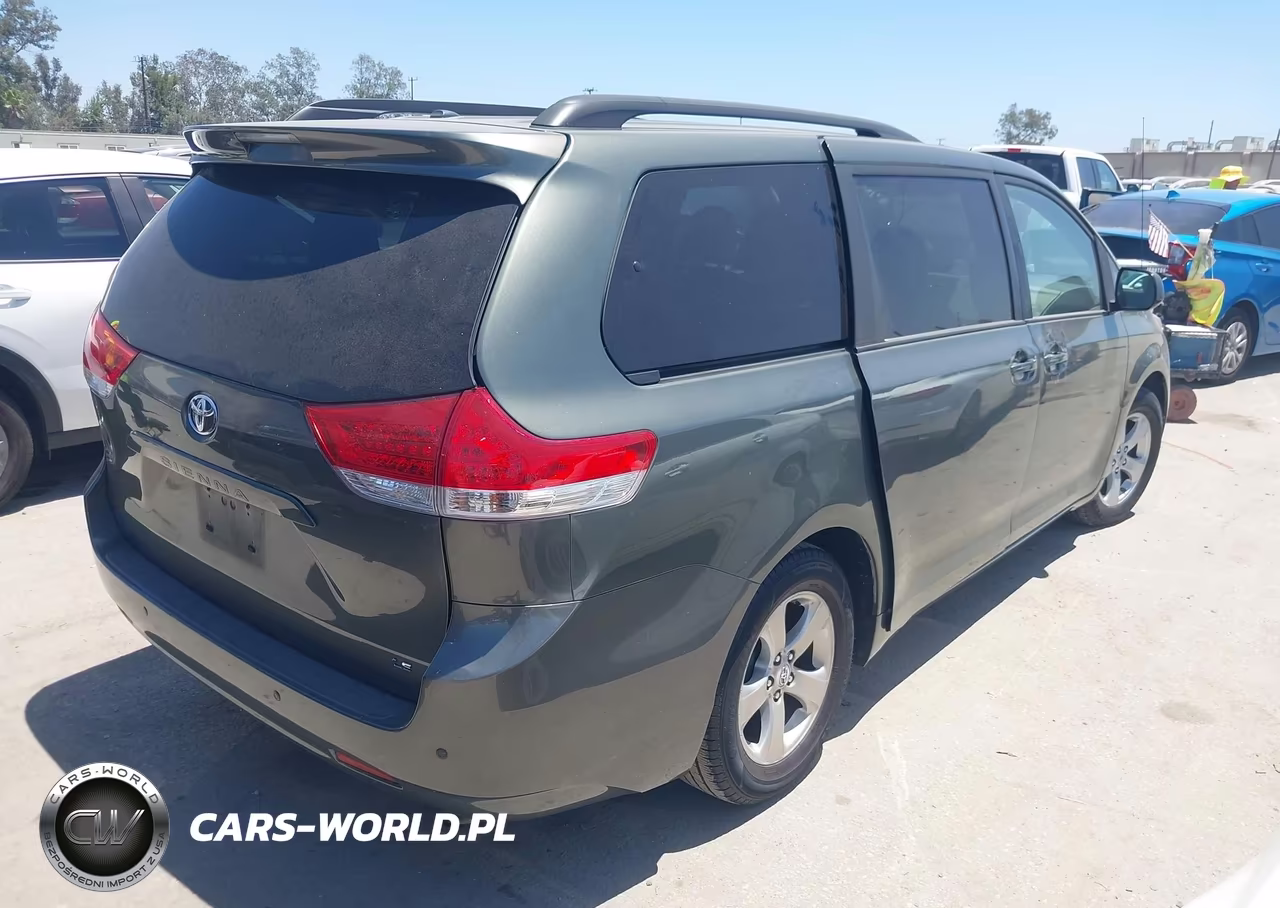 2011 Toyota Sienna Le V6 VIN:5TDKK3DC8BS043252 - 4