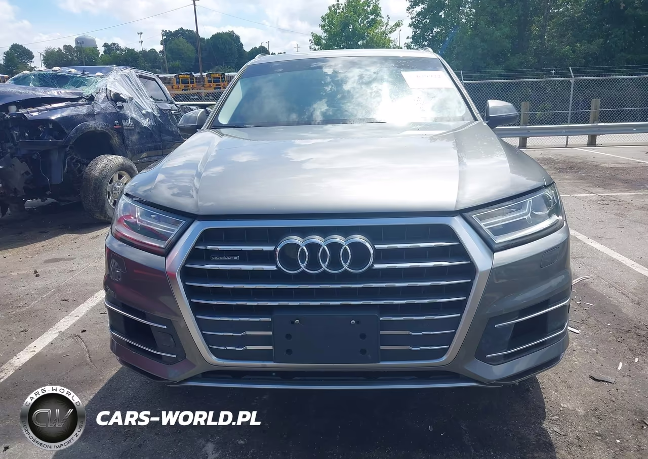 2018 Audi Q7 3.0T Premium VIN:WA1AAAF74JD001040 - 12