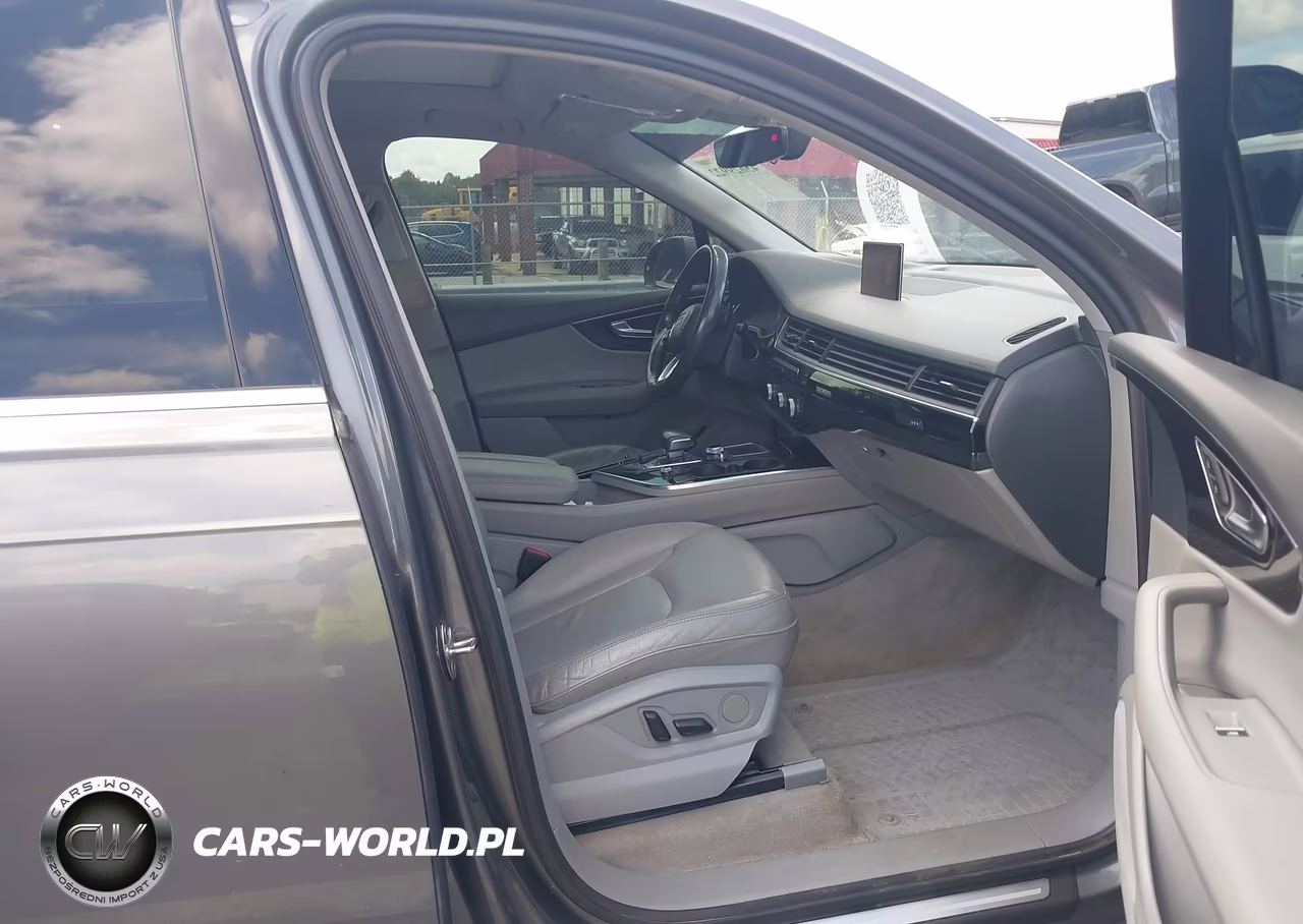 2018 Audi Q7 3.0T Premium VIN:WA1AAAF74JD001040 - 5