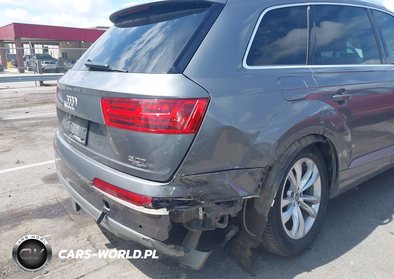 2018 Audi Q7 3.0T Premium VIN:WA1AAAF74JD001040 - 6