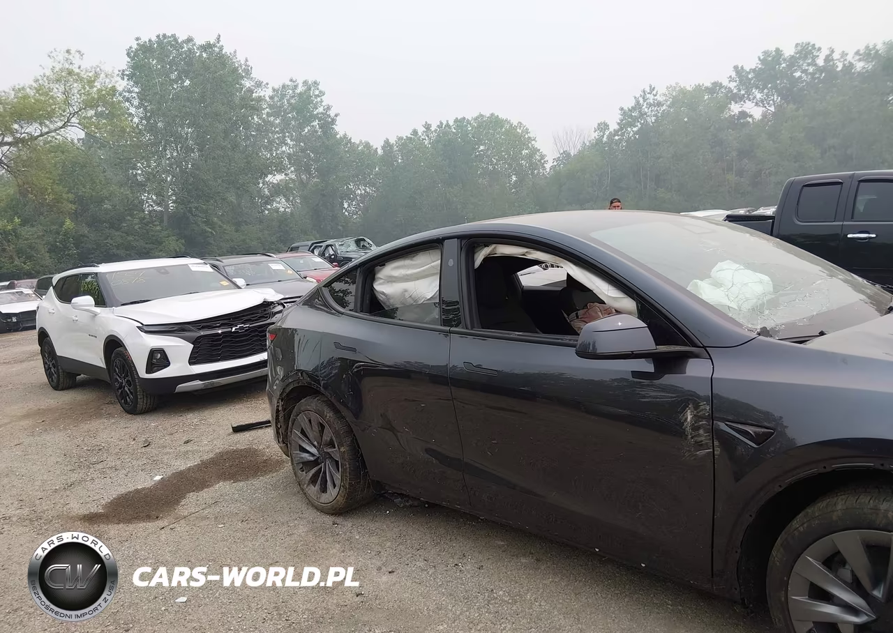 2026 Tesla Model Y All-Wheel Drive-Long Range Launch Series-Premium All-Wheel Drive VIN:7SAYGDEE5TA702413 - 11