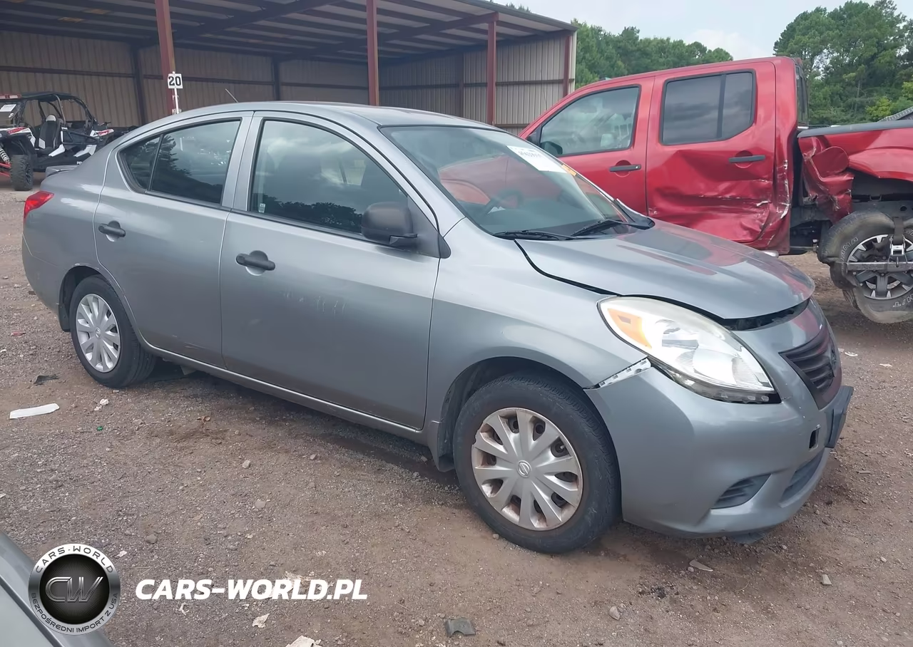 2014 Nissan Versa 1.6 S+