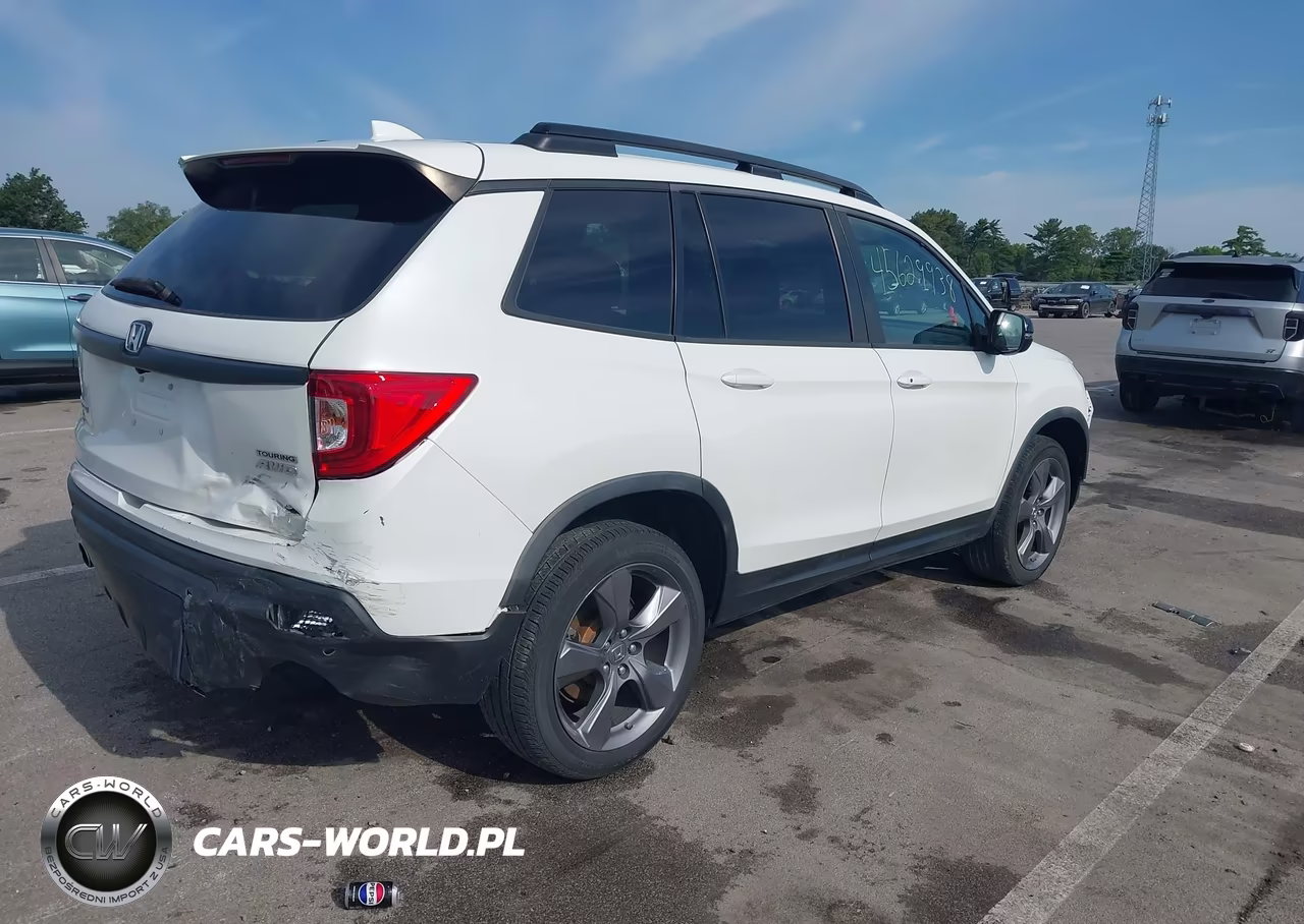 2019 Honda Passport Touring VIN:5FNYF8H95KB023815 - 4