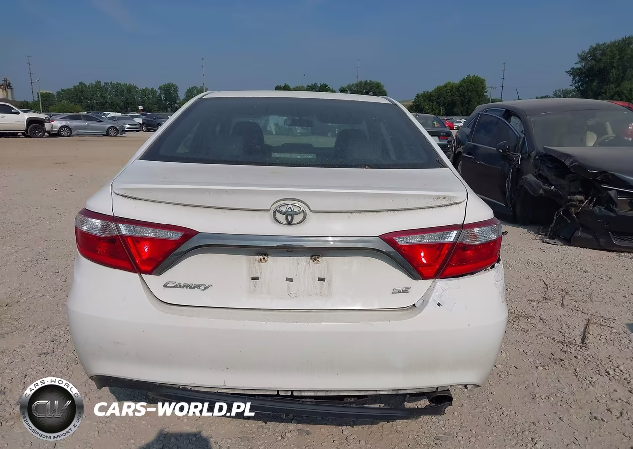 2016 Toyota Camry Se VIN:4T1BF1FK2GU266608 - 17