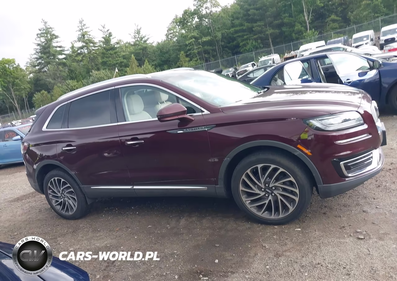 2020 Lincoln Nautilus Reserve VIN:2LMPJ8K91LBL00221 - 14