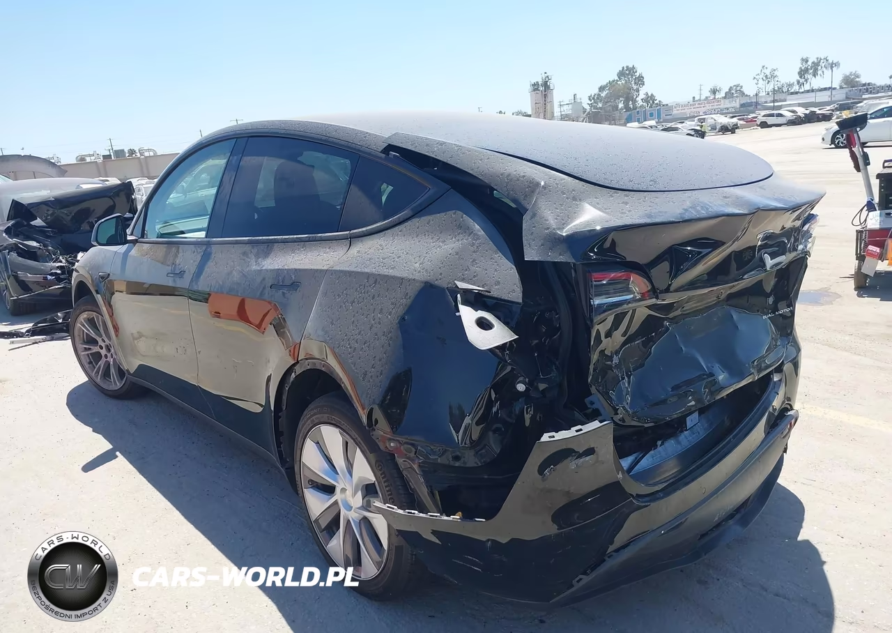 2022 Tesla Model Y Long Range Dual Motor All-Wheel Drive VIN:7SAYGDEE7NA022158 - 3