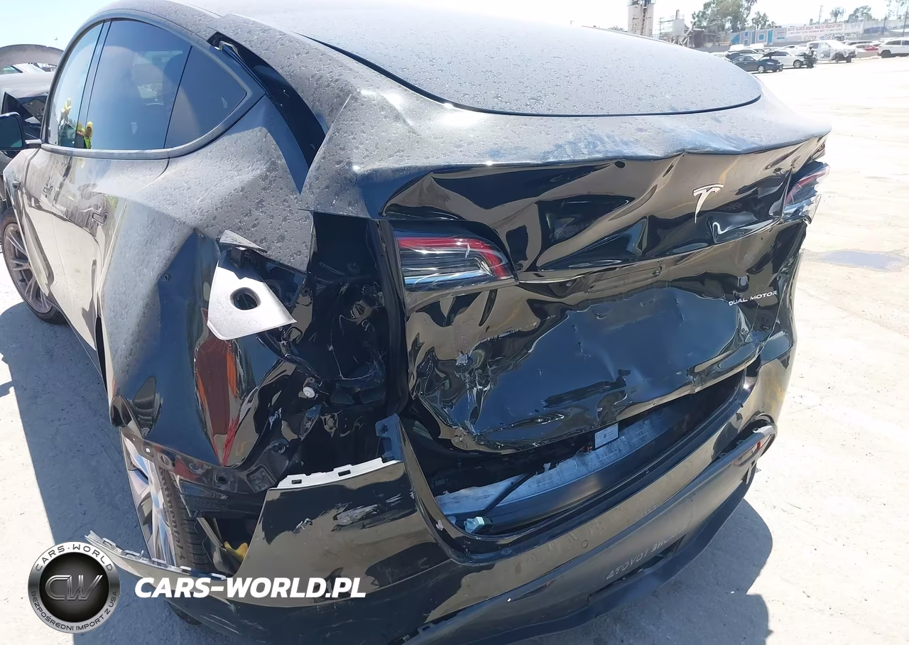 2022 Tesla Model Y Long Range Dual Motor All-Wheel Drive VIN:7SAYGDEE7NA022158 - 6