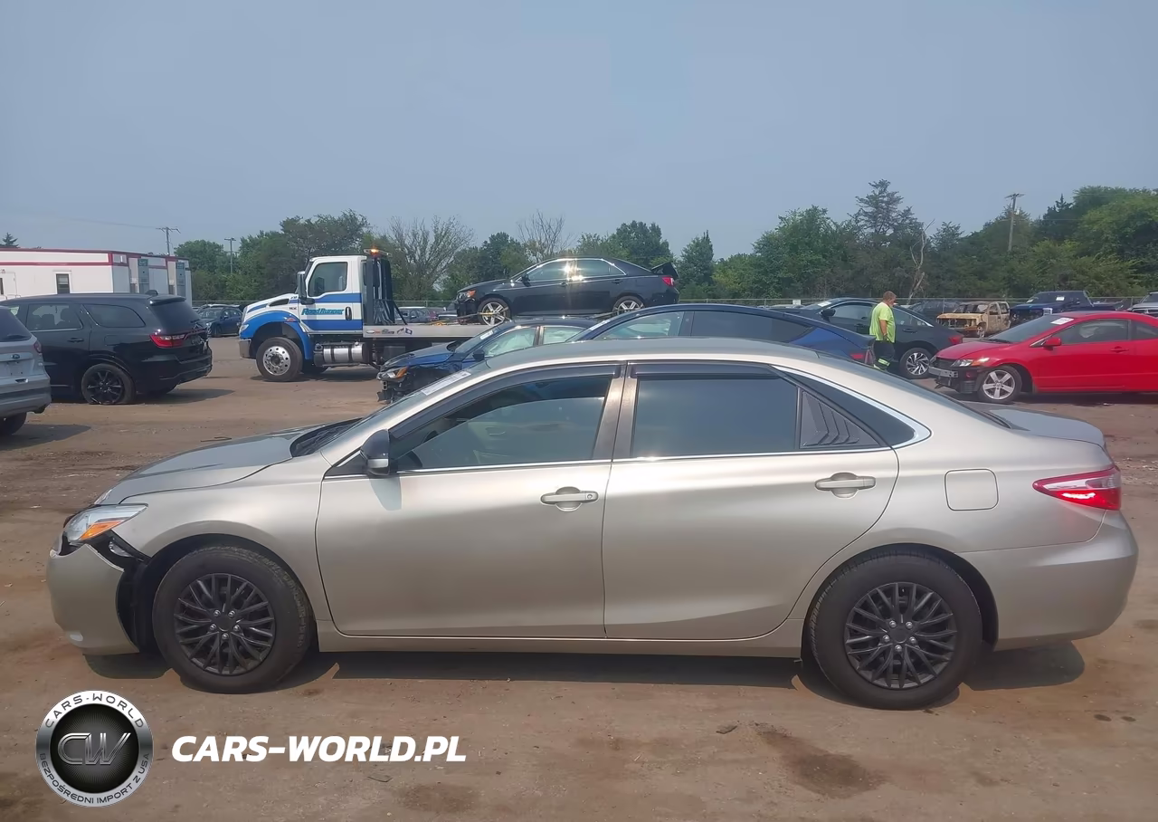 2015 Toyota Camry Le VIN:4T4BF1FK3FR480530 - 14