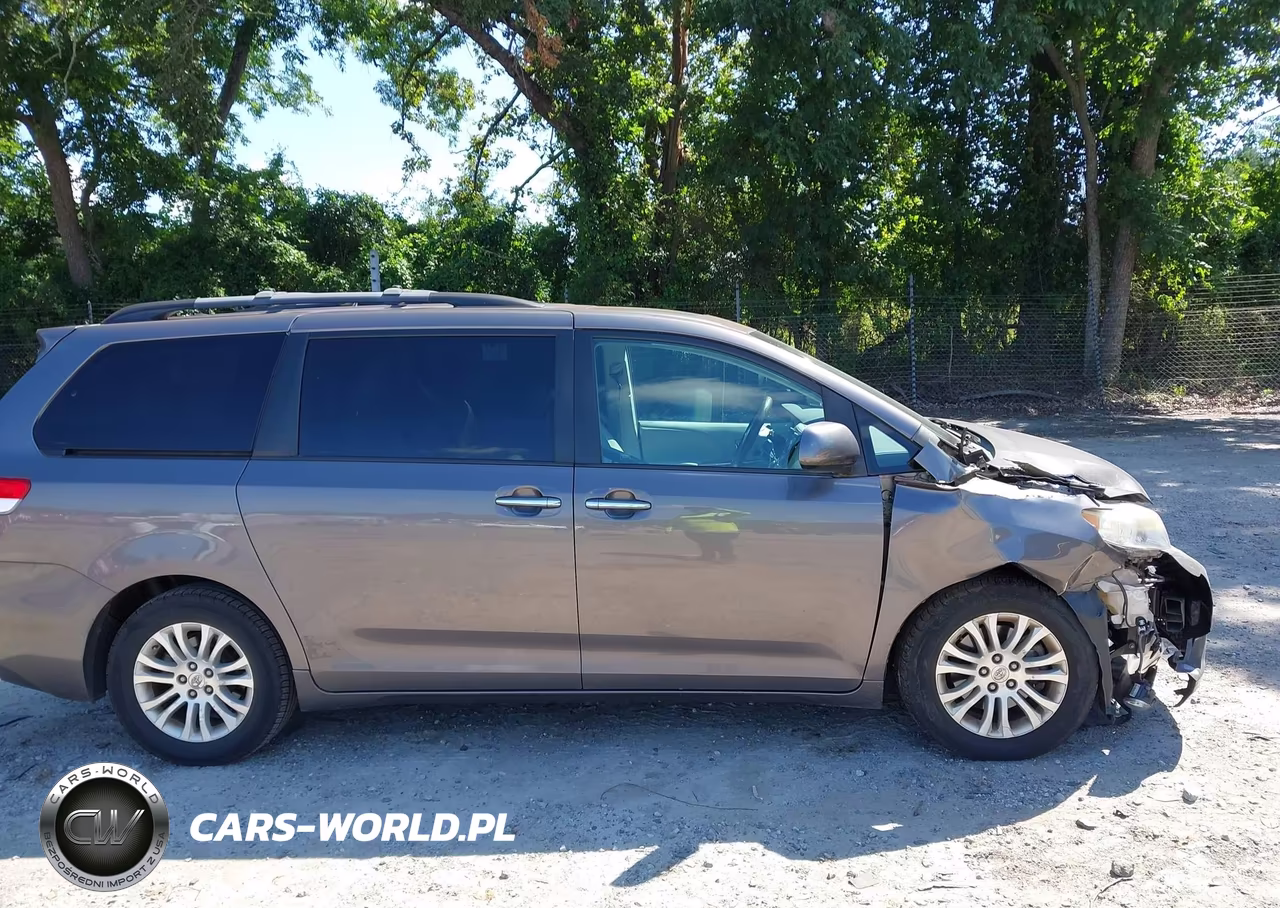 2012 Toyota Sienna Xle V6 8 Passenger VIN:5TDYK3DC8CS201634 - 13