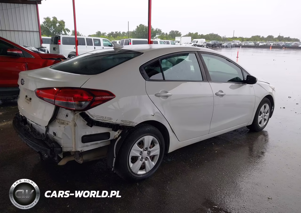 2017 Kia Forte Lx VIN:3KPFK4A75HE044926 - 4