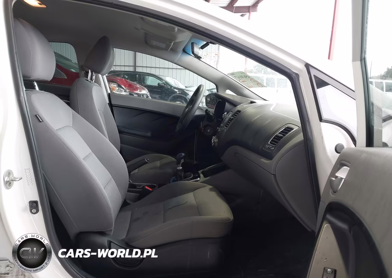 2017 Kia Forte Lx VIN:3KPFK4A75HE044926 - 5