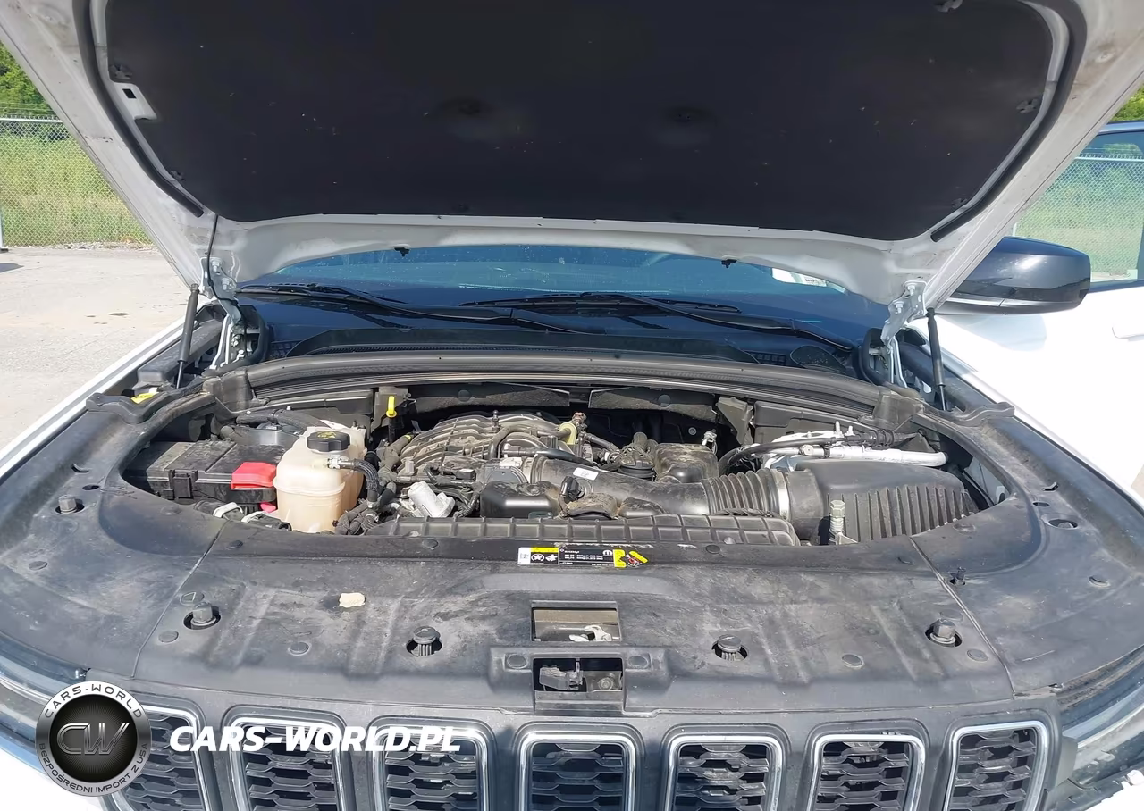 2023 Jeep Grand Cherokee Laredo 4X2 VIN:1C4RJGAG4PC563957 - 10
