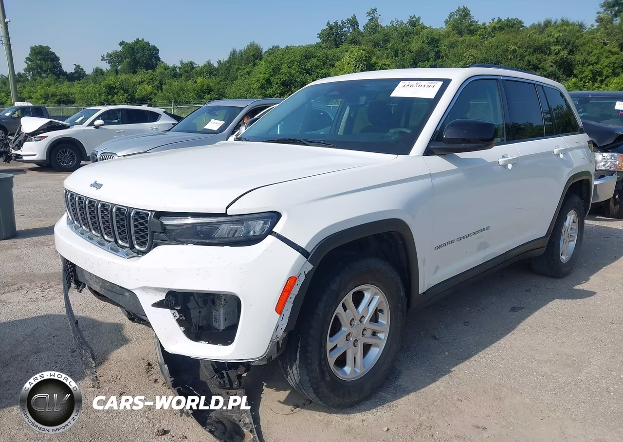 2023 Jeep Grand Cherokee Laredo 4X2 VIN:1C4RJGAG4PC563957 - 2