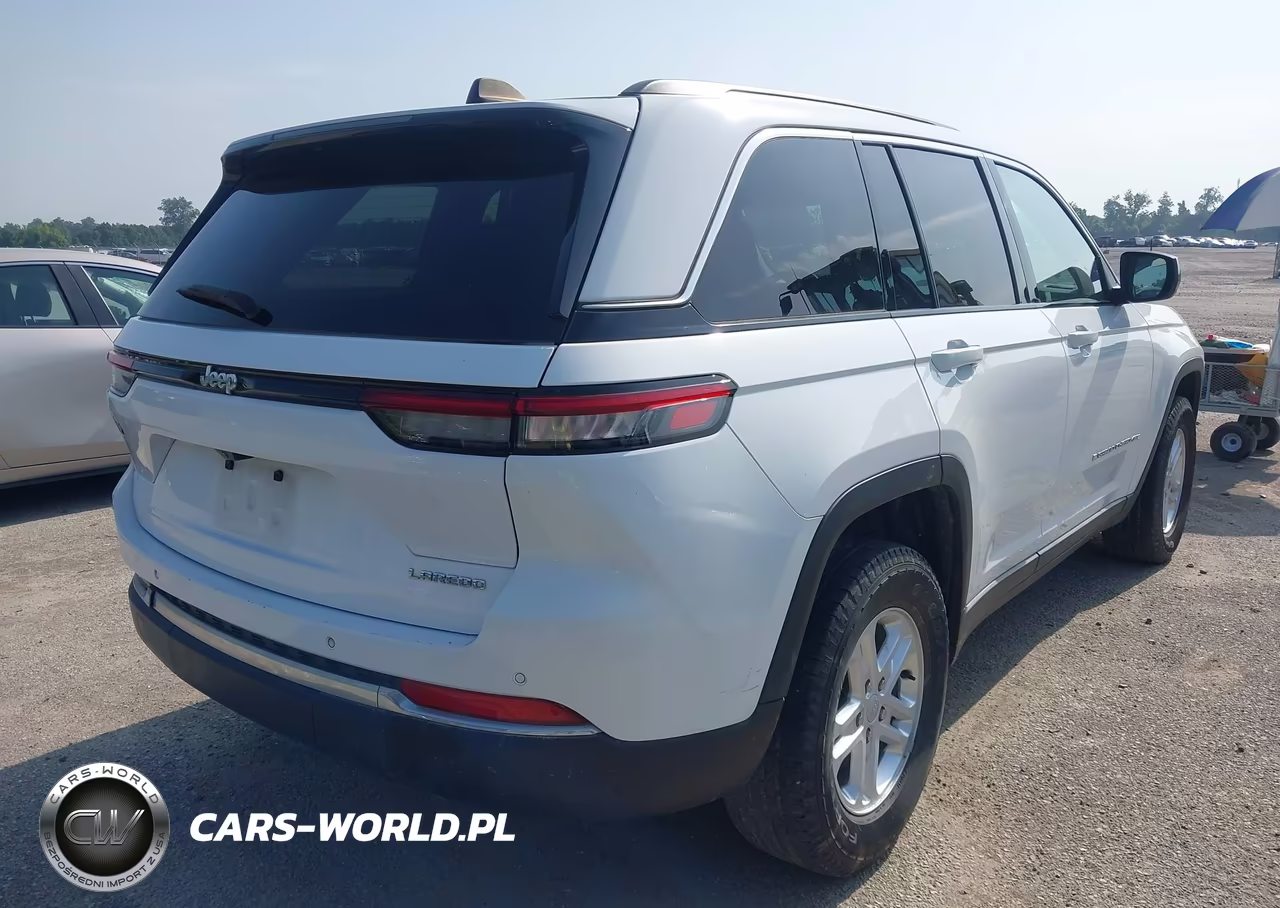 2023 Jeep Grand Cherokee Laredo 4X2 VIN:1C4RJGAG4PC563957 - 4