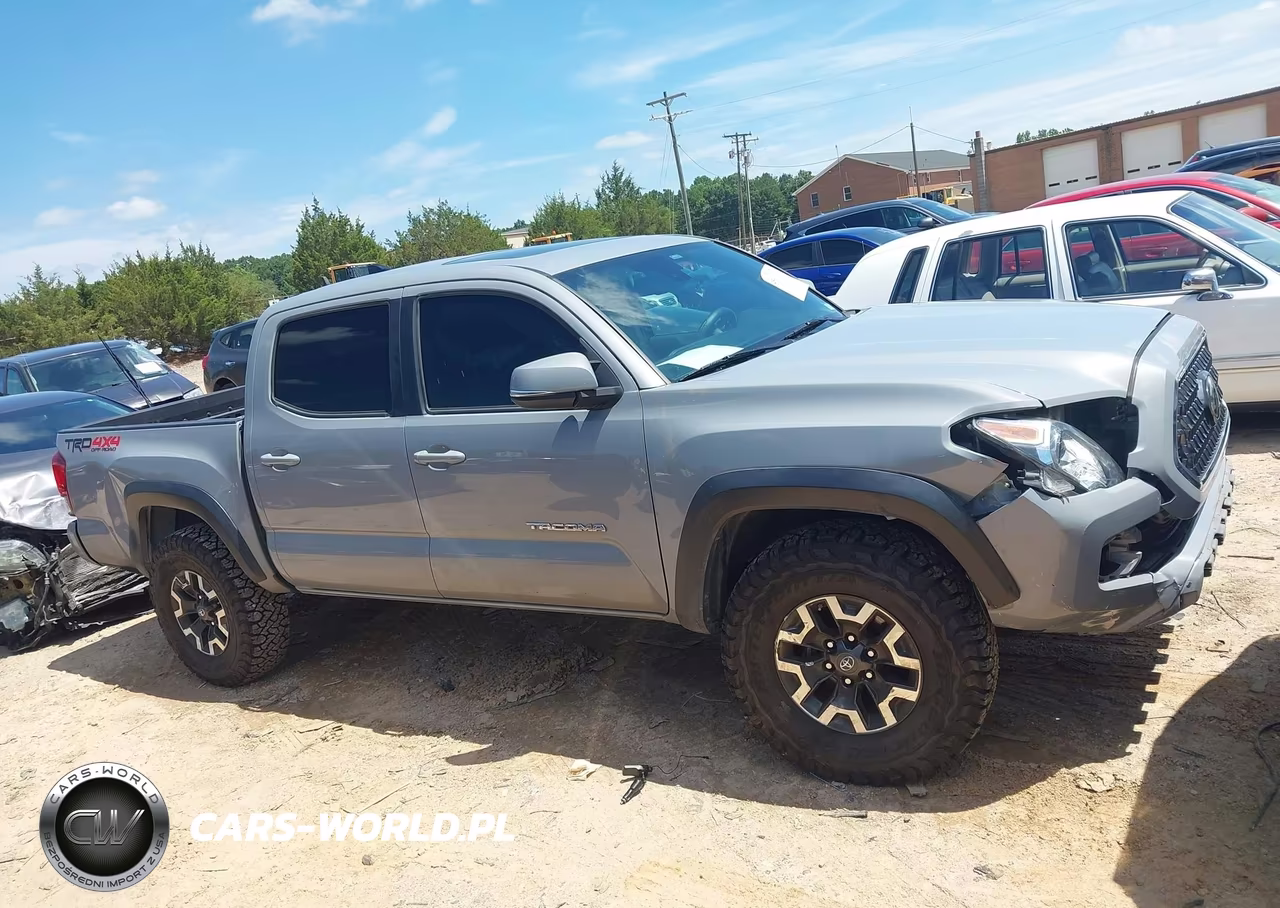 2018 Toyota Tacoma Trd Off Road VIN:5TFCZ5AN6JX156109 - 13