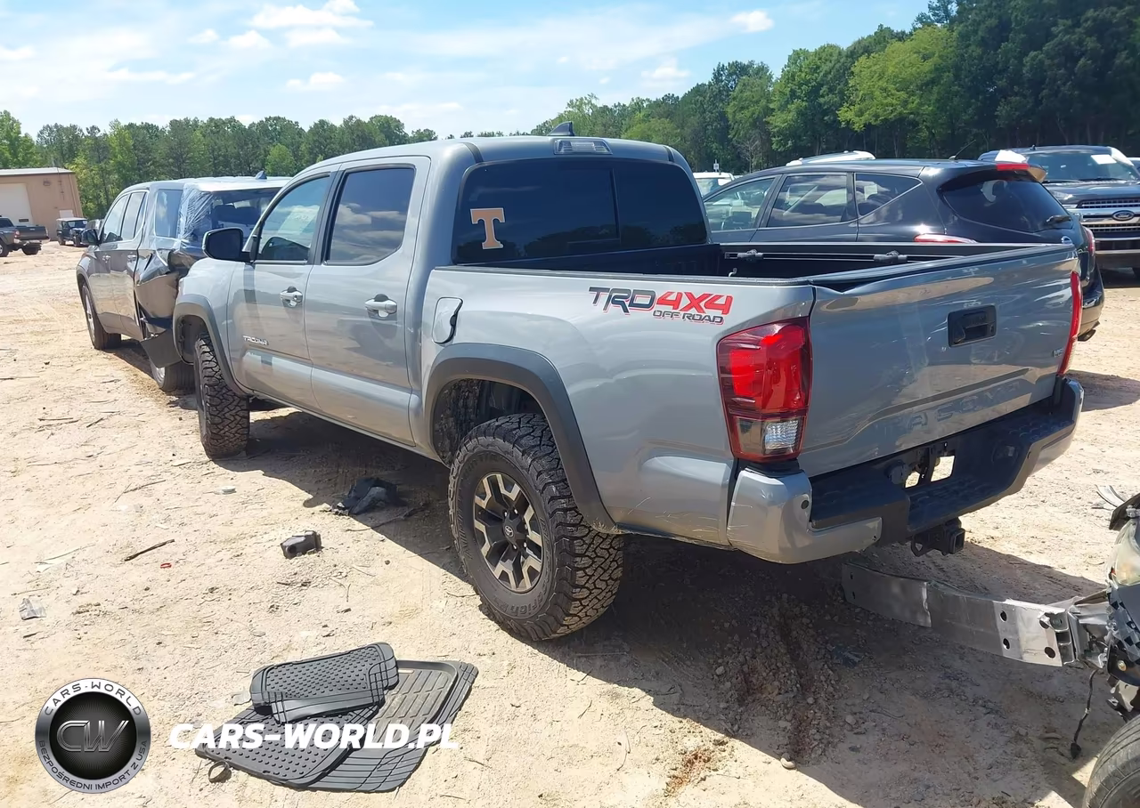 2018 Toyota Tacoma Trd Off Road VIN:5TFCZ5AN6JX156109 - 3