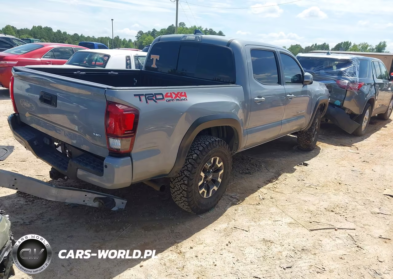 2018 Toyota Tacoma Trd Off Road VIN:5TFCZ5AN6JX156109 - 4