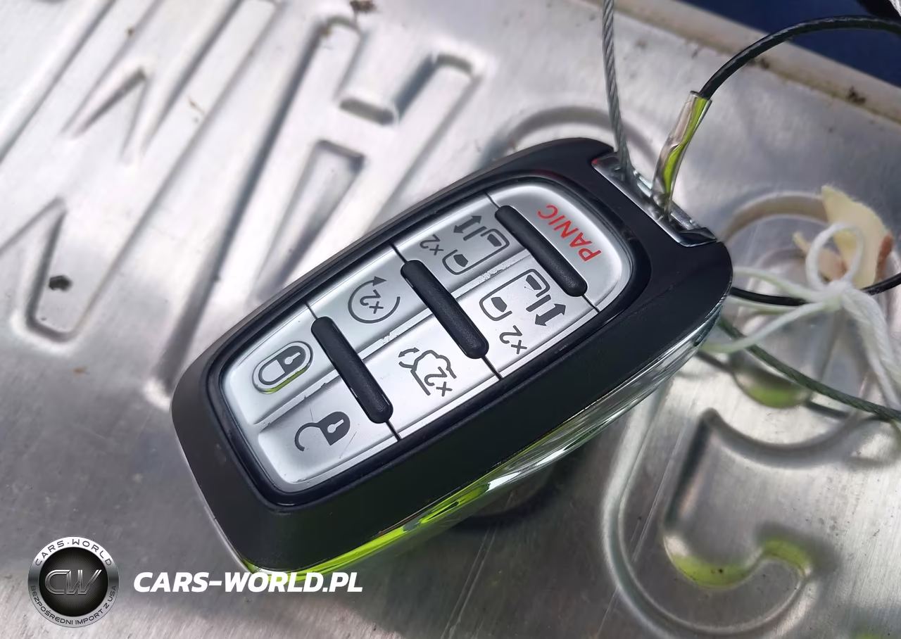 2024 Chrysler Pacifica Hybrid Select VIN:2C4RC1S74RR185221 - 11