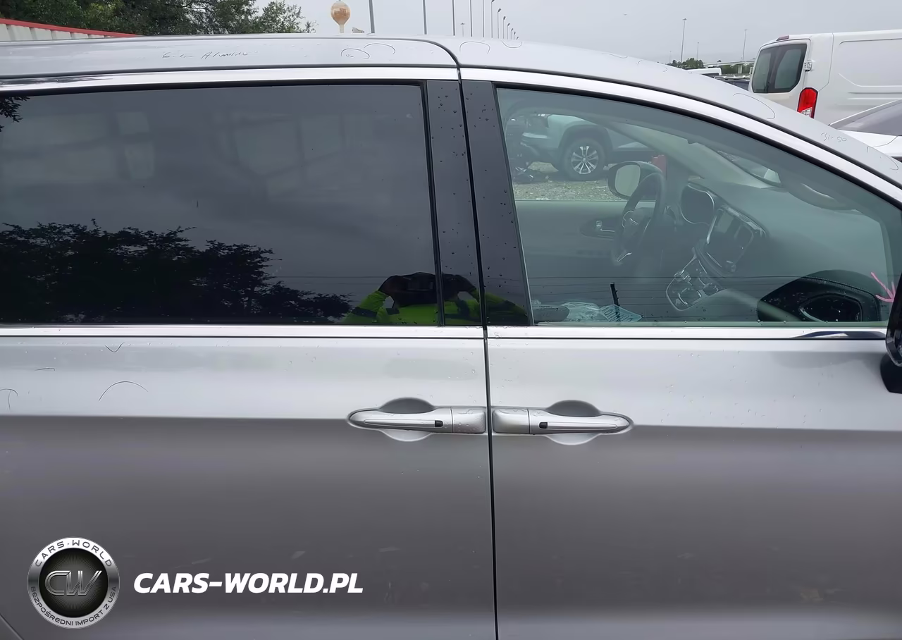 2024 Chrysler Pacifica Hybrid Select VIN:2C4RC1S74RR185221 - 13