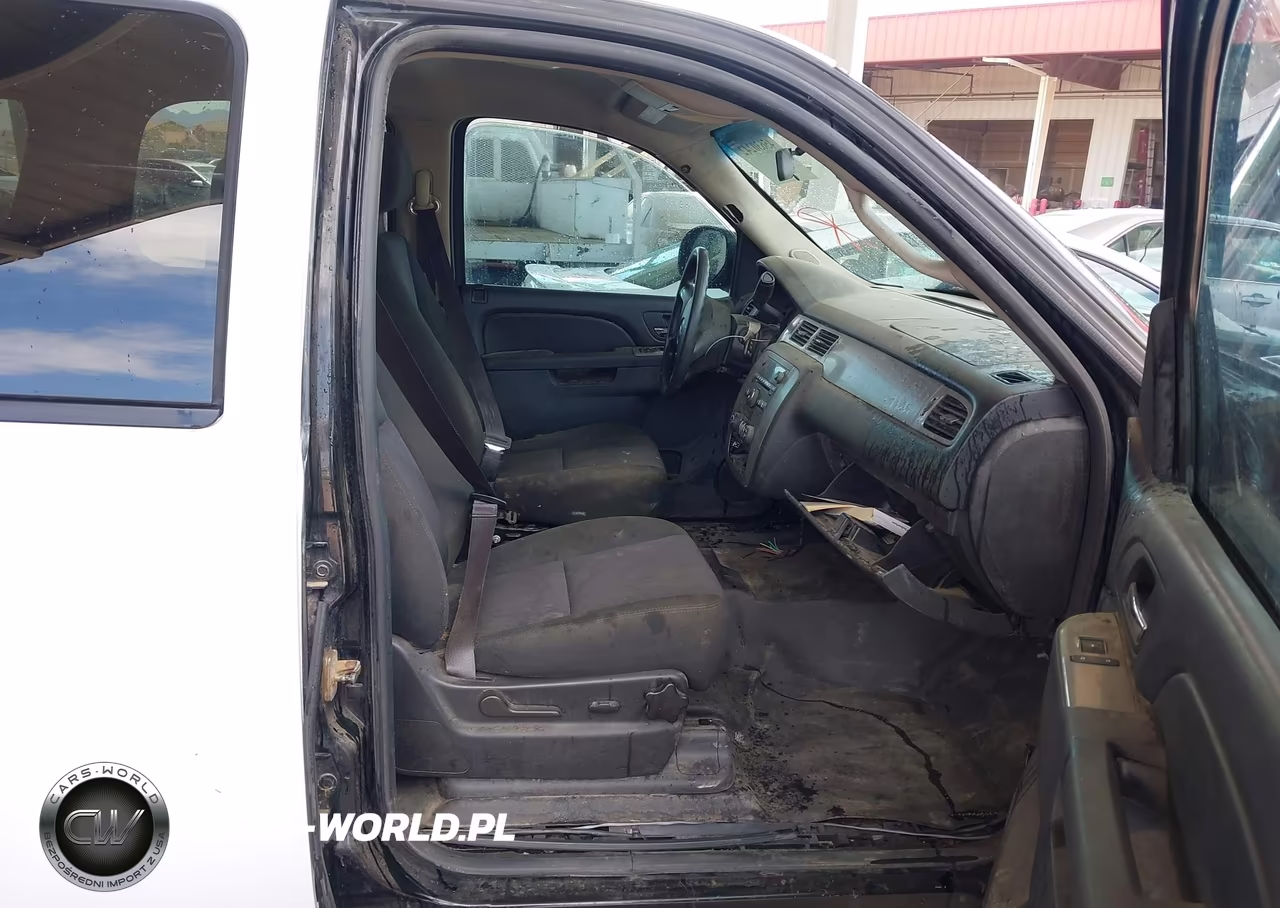 2014 Chevrolet Tahoe Commercial VIN:1GNLC2E03ER198107 - 5