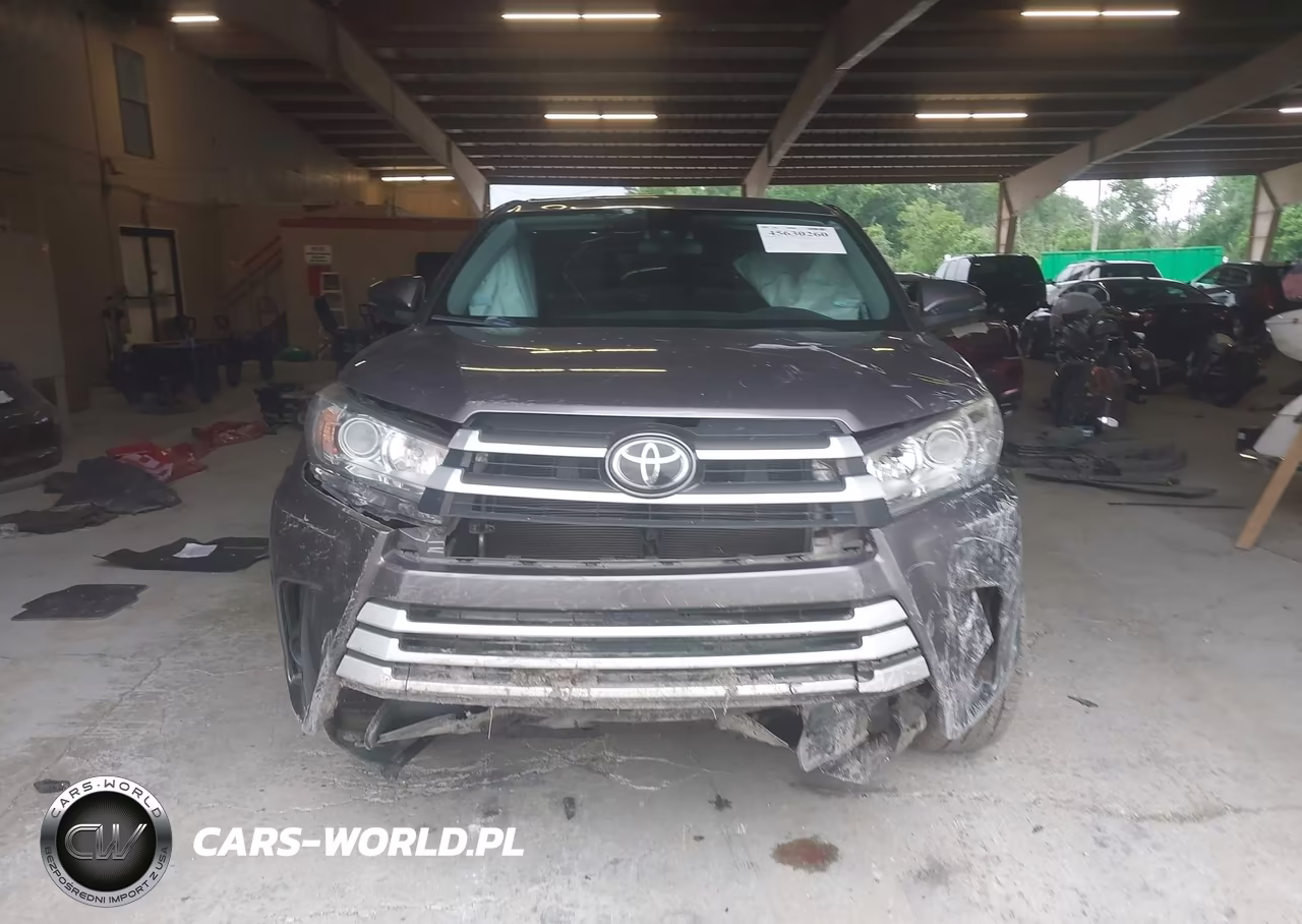 2018 Toyota Highlander Le VIN:5TDBZRFH4JS874138 - 12