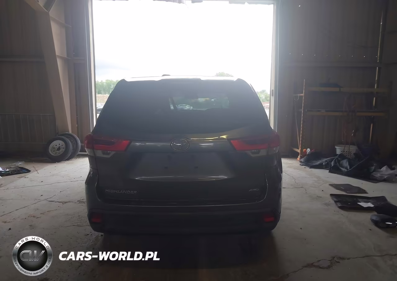 2018 Toyota Highlander Le VIN:5TDBZRFH4JS874138 - 16