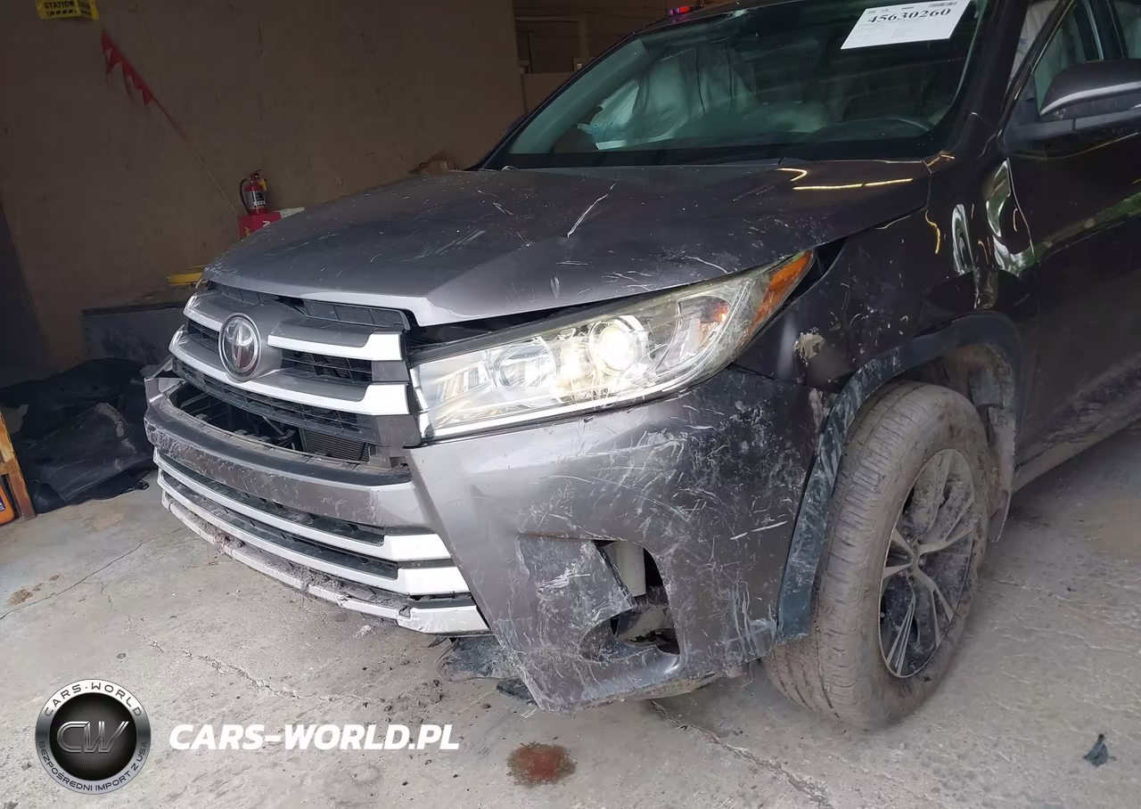 2018 Toyota Highlander Le VIN:5TDBZRFH4JS874138 - 6