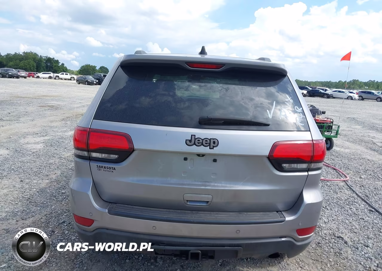 2017 Jeep Grand Cherokee 75Th Anniversary Edition 4X2 VIN:1C4RJEAG8HC669320 - 16